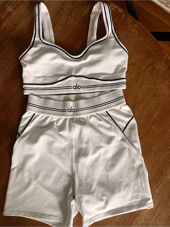 ALO Yoga Other - ALO Yoga Airbrush Heartthrob Active Short & Sports Bra Set